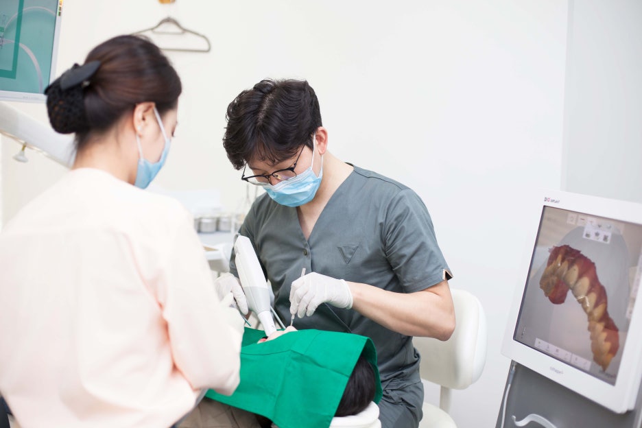 강남역치과 임플란트는 디지털장비 구강스캐너가 있는 치과에서 관련 이미지 3