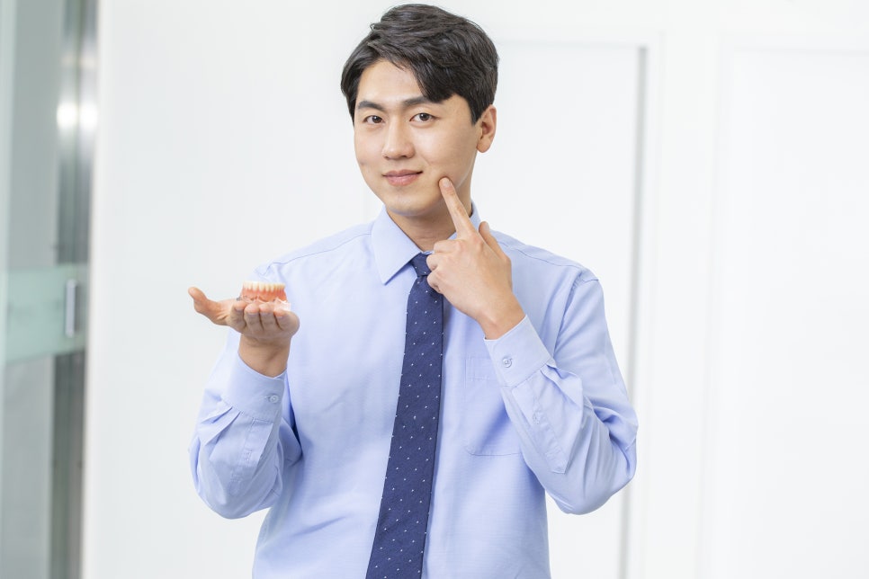 강남임플란트잘하는치과 결과를 예측한 치료 관련 이미지 4
