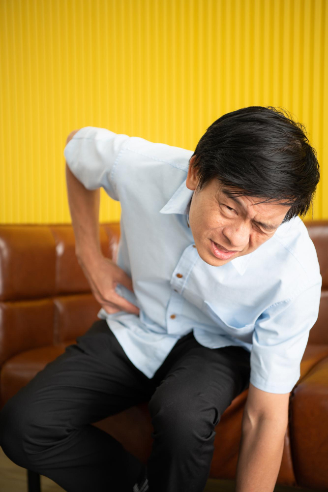 남자 왼쪽 옆구리 통증 요로결석 증상 제거방법 관련 이미지 2