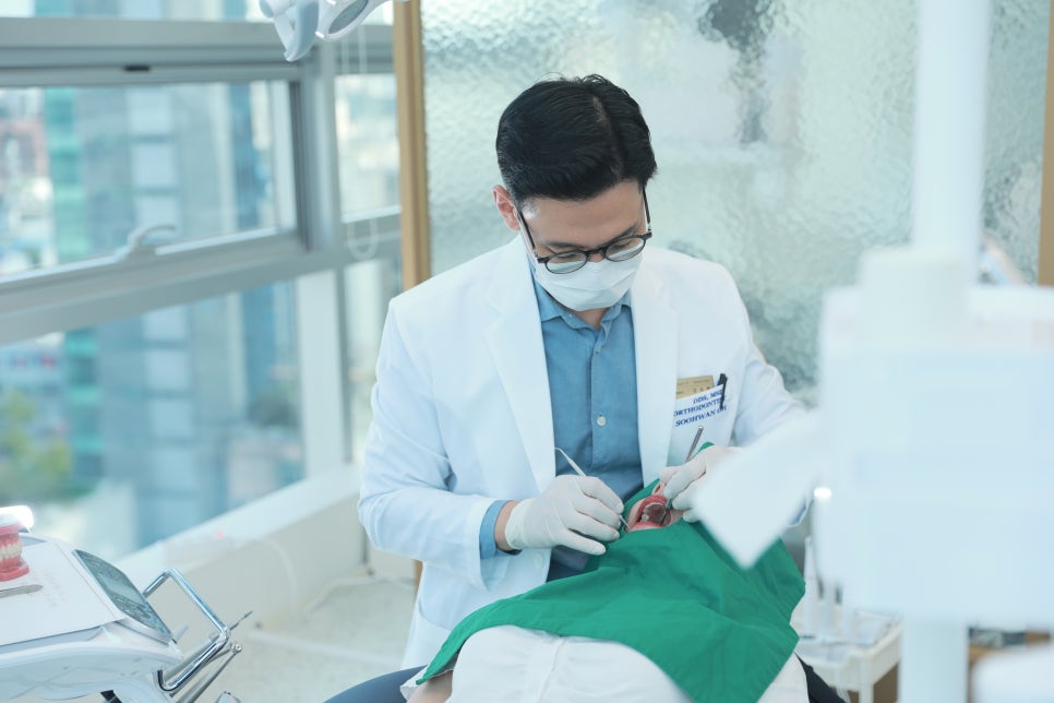 아랫니 부분 교정이 가능한 케이스는? 관련 이미지 1