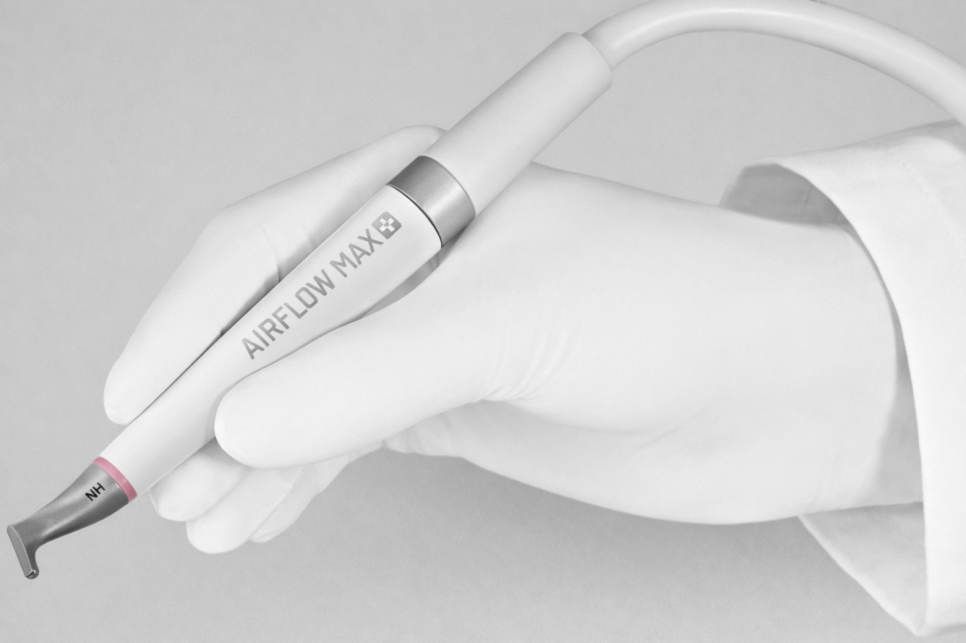 스케일링 후 시려서 미루고 계셨나요? 강서구 치과 에서 설명하는 에어플로우 관련 이미지 6