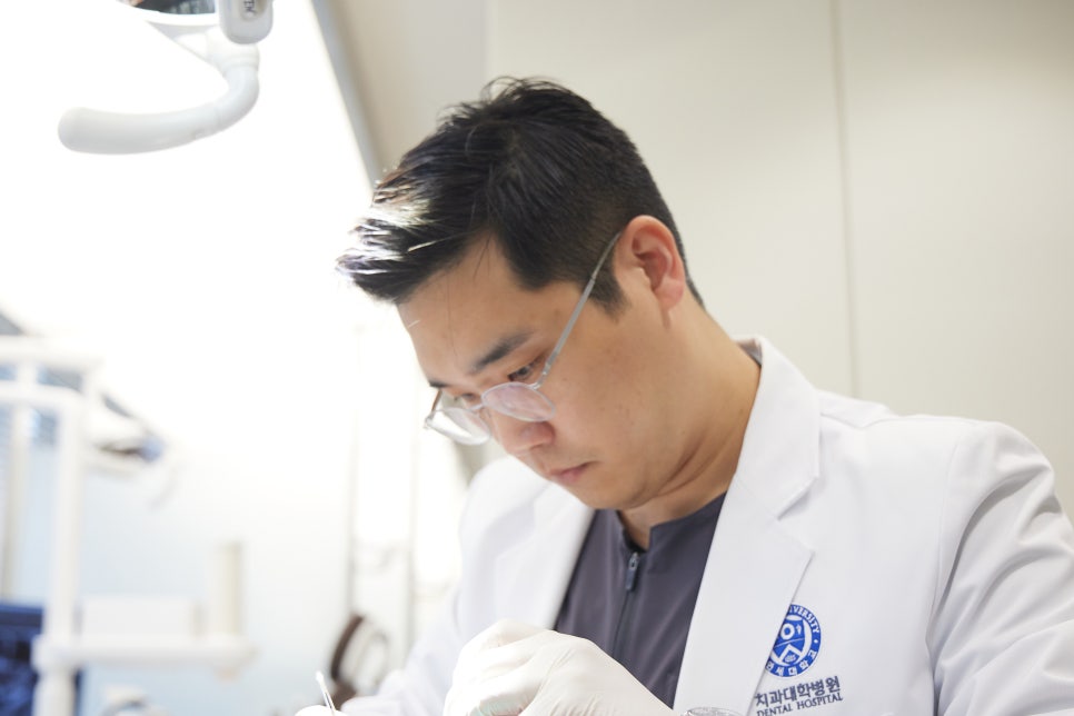 마곡 치과 앞니 파절, 충치 치아 레진으로 하루만에 해결할 수 있을까? 첫인상 하루만에 바꾸기 관련 이미지 1