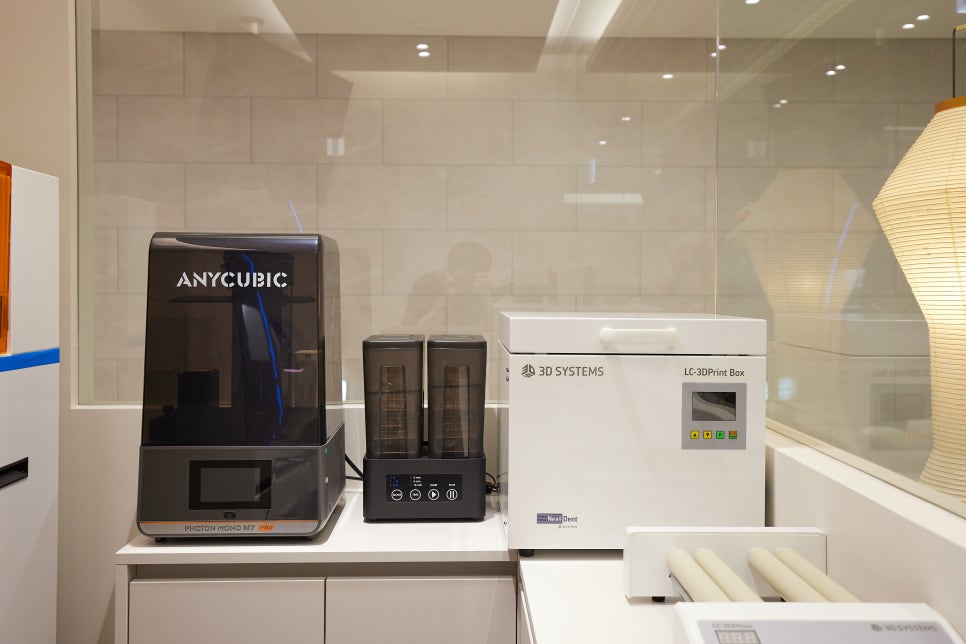 위턱 전체 임플란트 마곡동 치과 수면치료(의식하진정법)을 활용한 진료 방법 관련 이미지 9