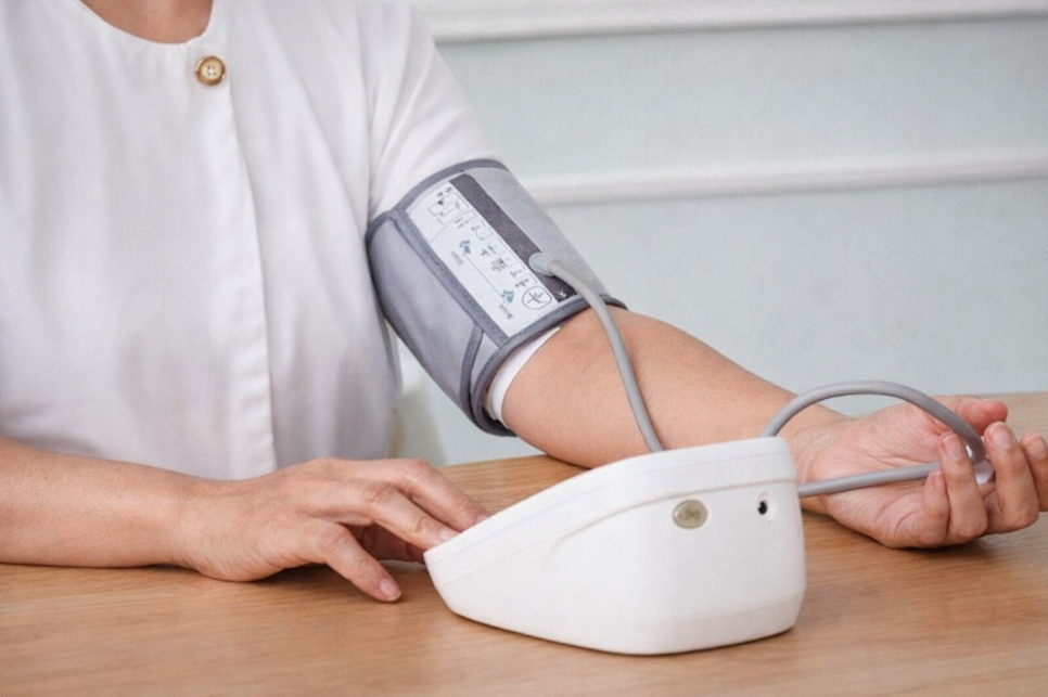 Gangseo-gu Dental Clinic: Have you given up on implants because of blood sugar or blood pressure? Reasons you should read this and think again image 3