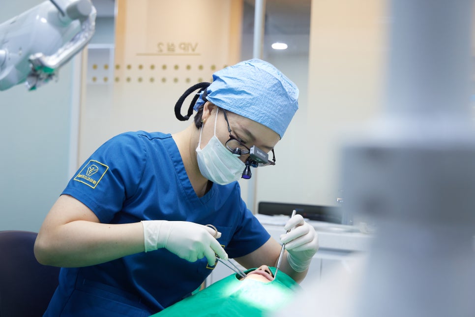 치아 뽑고 바로 임플란트 가능할까요? 내발산동 치과에서 알려드립니다. 관련 이미지 7