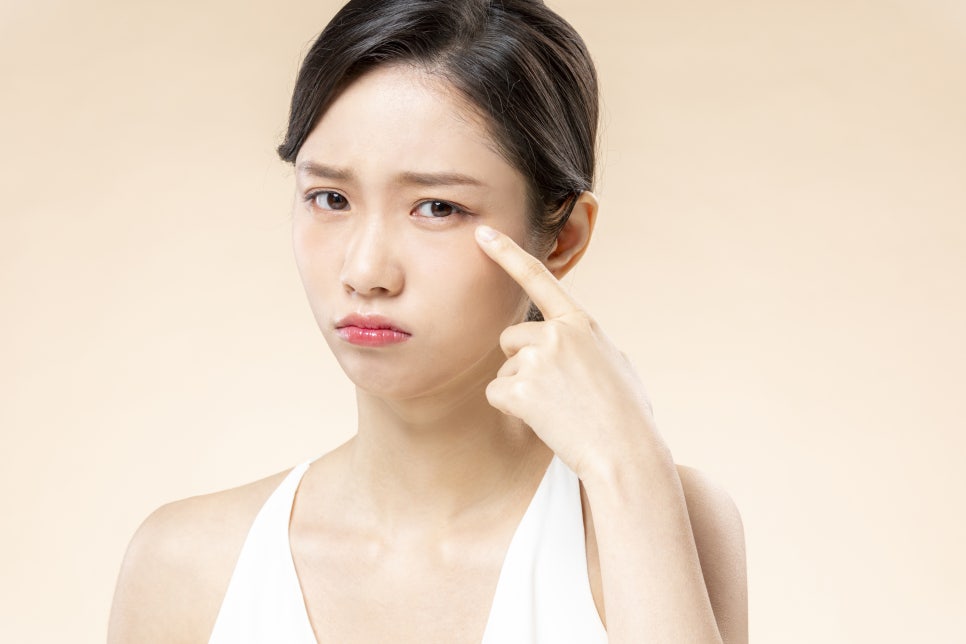 Gangnam-gu Upper Blepharoplasty/Lower Blepharoplasty Can Cause These Side Effects If Done Incorrectly. image 6