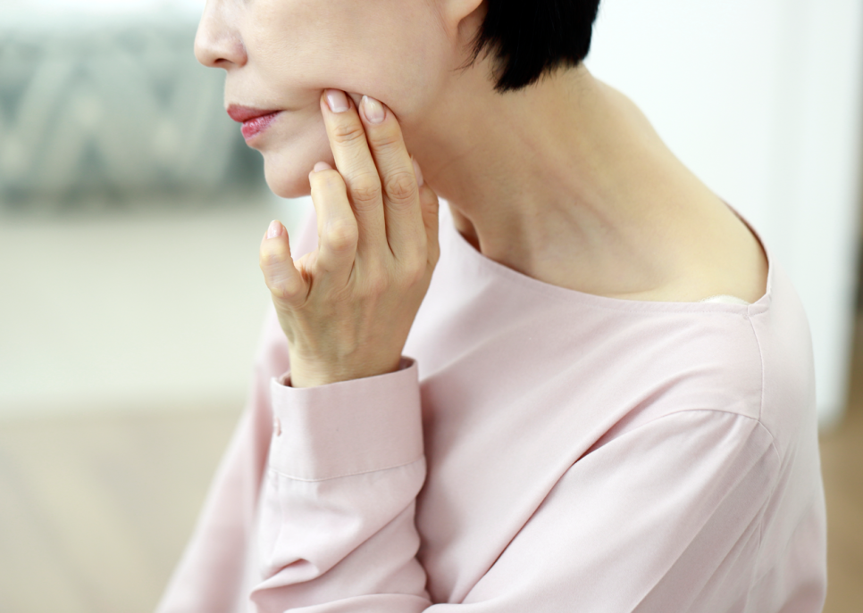 Why Do We Recommend Thread Lifting More Than Midface Lift Surgery? image 2
