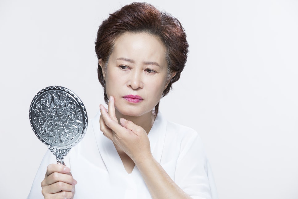 How the Director of an Apgujeong Plastic Surgery Clinic Prevents the Cheekbone from Appearing Larger After Thread Lifting image 1