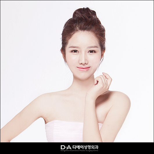 얼굴 전체와 조화를 이루는 자연스러운 DA 관련 이미지 4