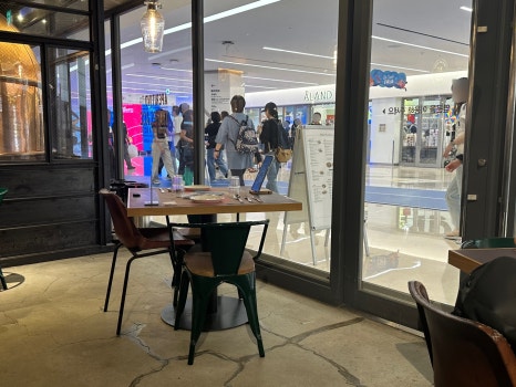 The Place at Starfield COEX: a delicious spot for a cool beer on a hot summer day! image 4