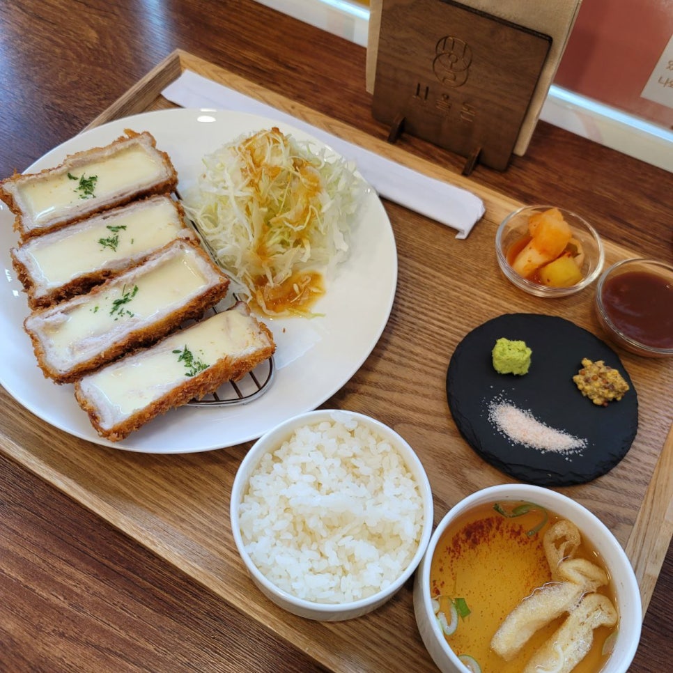 Apgujeong Tonkatsu Favorite: Sioldon Tenderloin Katsu, Cheese Katsu👍 image 5