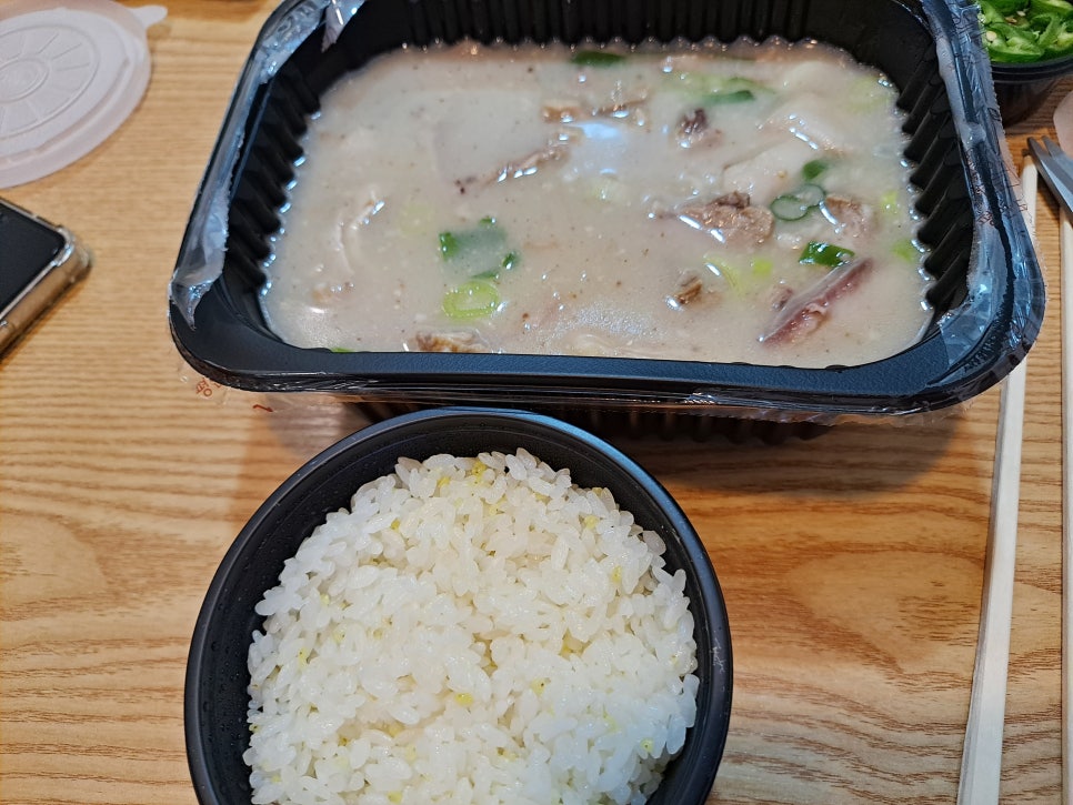 Pyeongan-do Sundae-guk Gamjatang Seocho Gyodae Branch Is Best to Eat the Day After Rain image 4