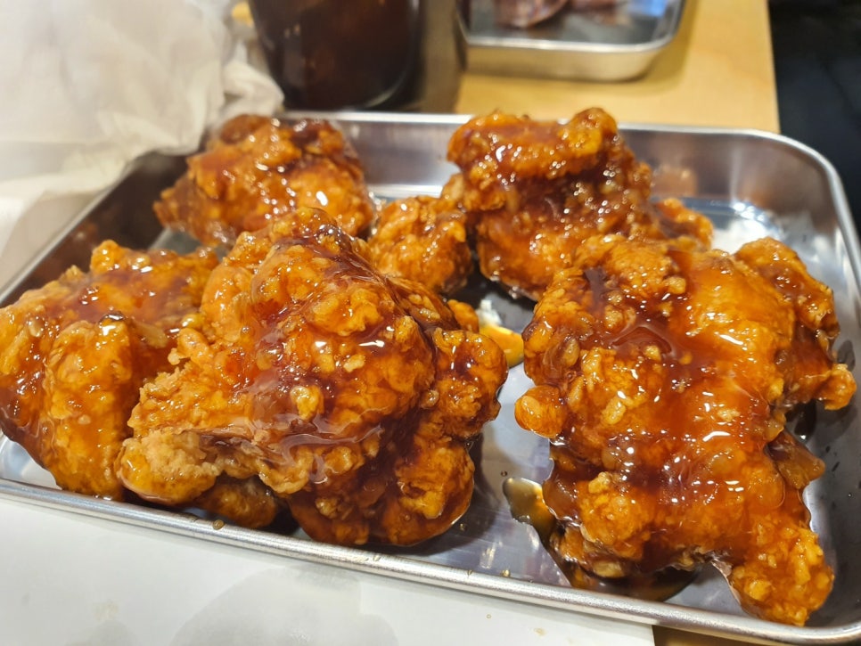 A Place Where You Can Eat Tteokbokki and Chicken at the Same Time image 7