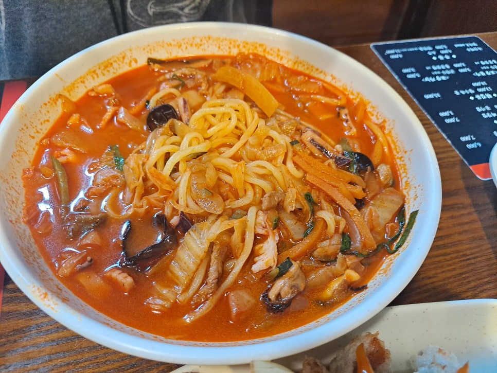 A Paik Jong-won Chain Restaurant That Can’t Fail: Hong Kong Banjeom image 2