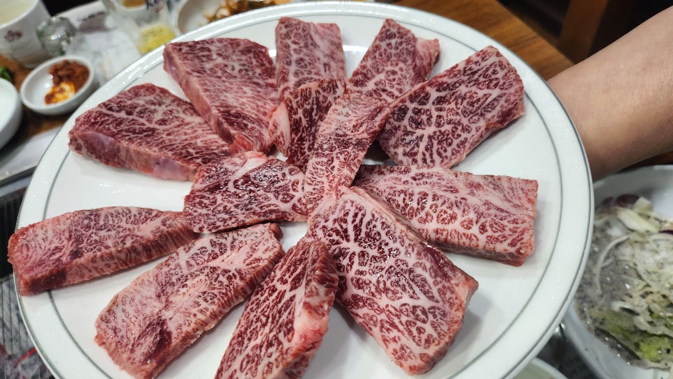 연말 성수기 앞두고 아이호성형외과 회식 "부일갈비" 관련 이미지 6