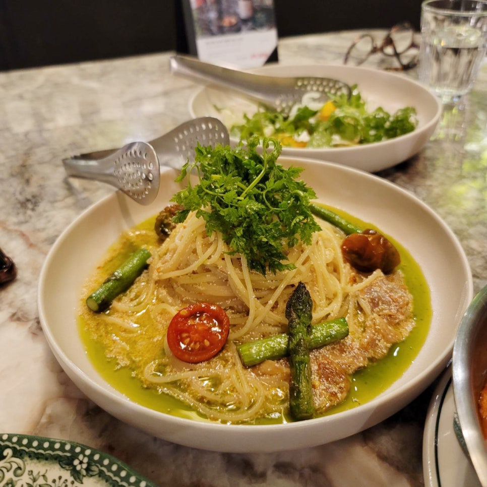 A Restaurant with Great Atmosphere in Apgujeong Rodeo, Cheongdam: Luka Kitchen image 5