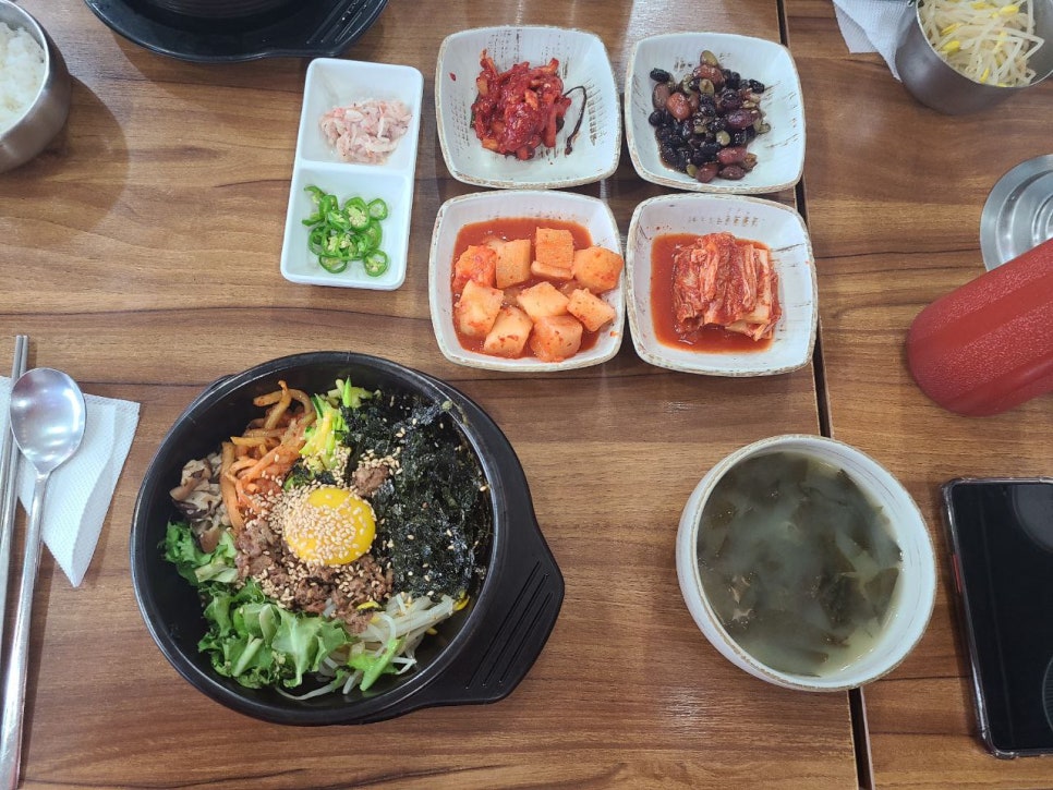 Wansangol Myeonga, Apgujeong Branch: Stone Pot Bibimbap and Bean Sprout Soup with Rice image 2