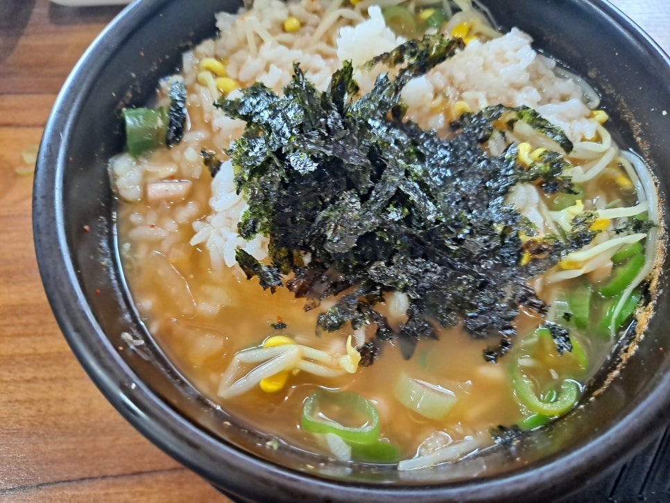 압구정 맛집 완산골명가 콩나물국밥 피순대 후기 및 가격 관련 이미지 11