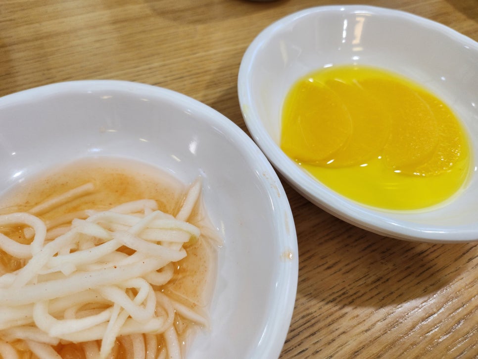 Apgujeong Cold Noodle Must-Visit Hanheung Myeonok: Hoe Naengmyeon, Dumplings image 2