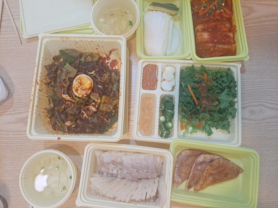 I wanted bossam, so I ordered Wonhalmeoni Bossam. image 1