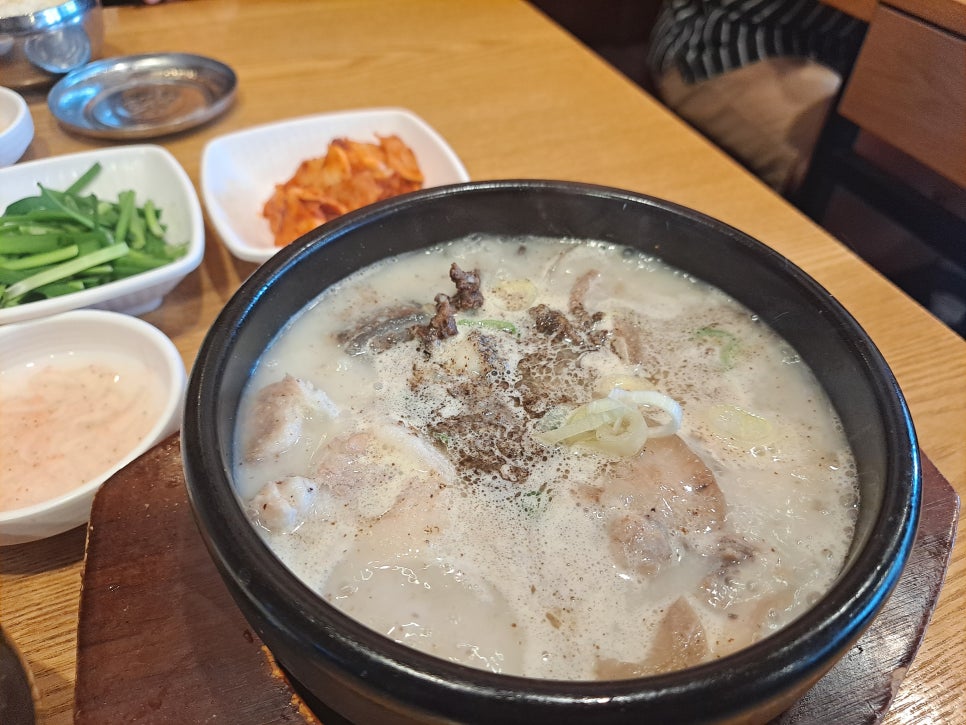 Apgujeong Sundae Gukbap Restaurant Dammiwon: Boiled Pork and Soup Rice image 5