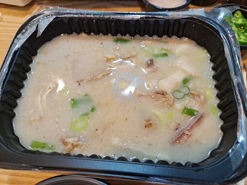 Pyeongan-do Sundae-guk Gamjatang Seocho Gyodae Branch Is Best to Eat the Day After Rain image 5