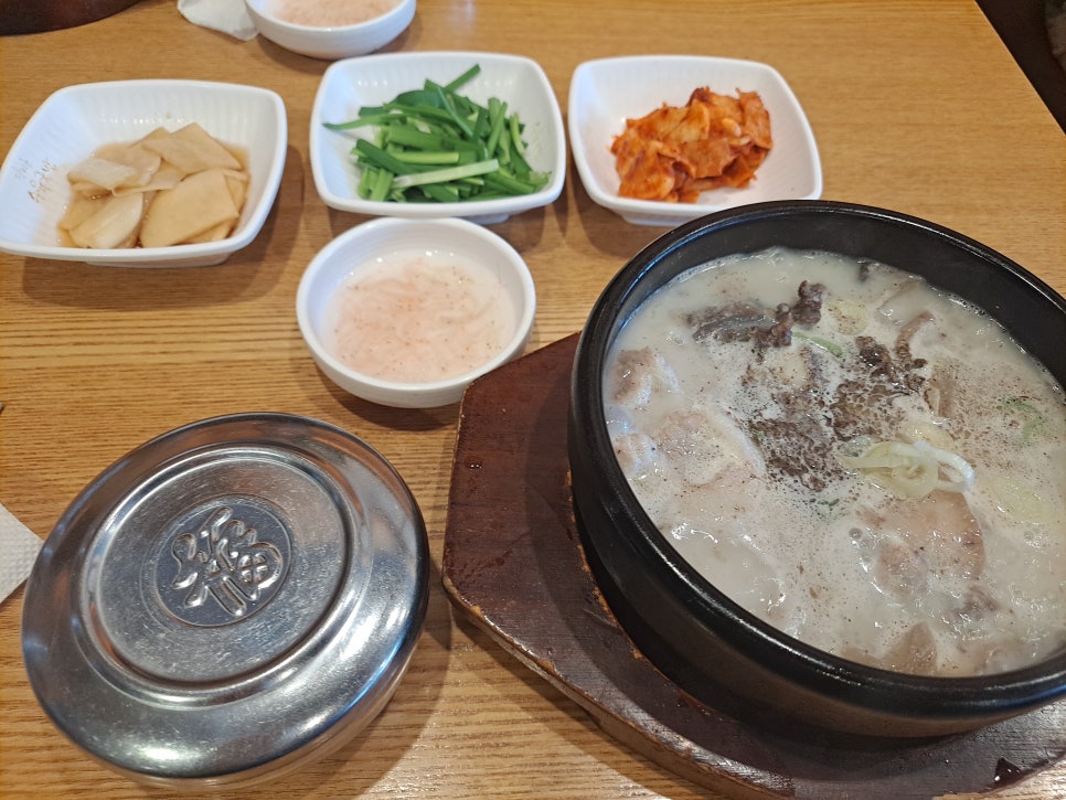 Apgujeong Sundae Gukbap Restaurant Dammiwon: Boiled Pork and Soup Rice image 4