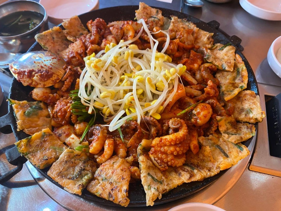 A Perfect Gangnam Restaurant: Seoul Jjukkumi Jamwon Branch image 4