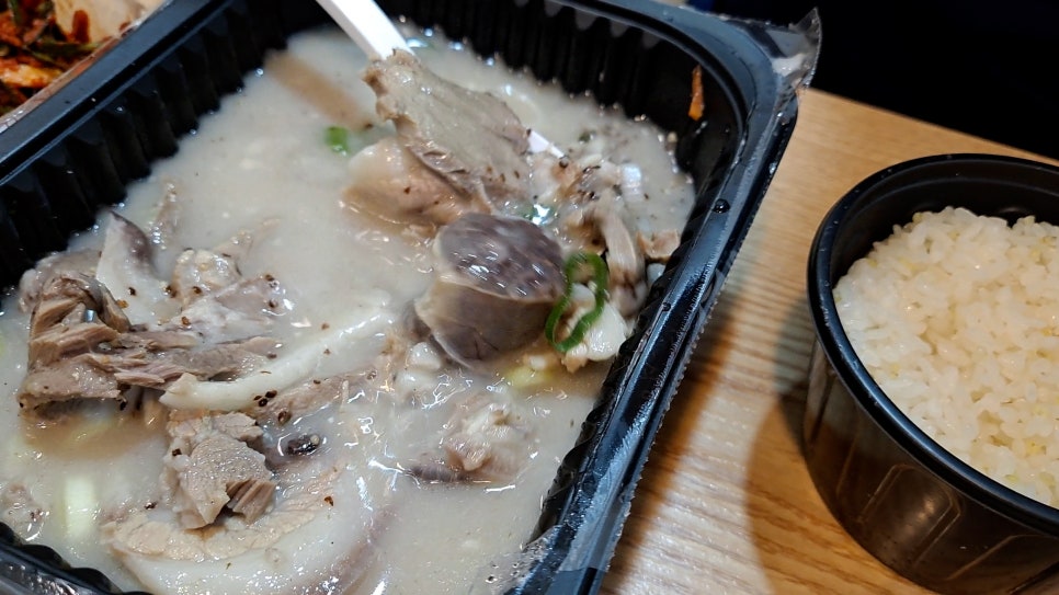 Pyeongan-do Sundae-guk Gamjatang Seocho Gyodae Branch Is Best to Eat the Day After Rain image 6