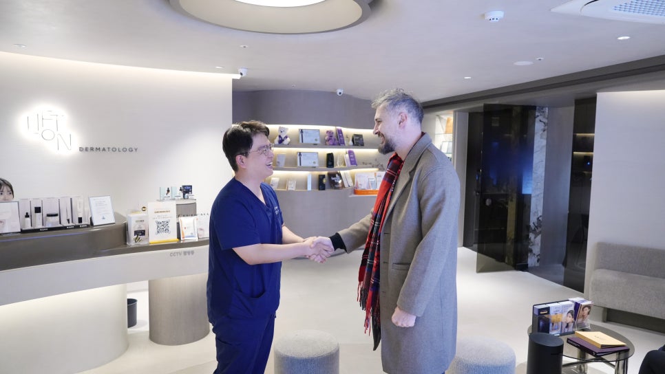 APTOS Thread Lifting Headquarters Representatives Visit Lepton Dermatology Clinic image 1
