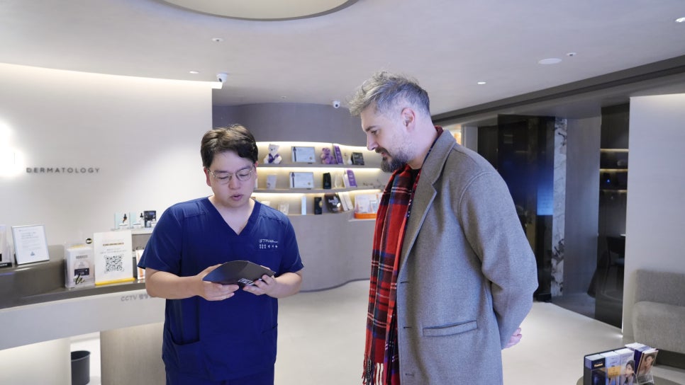 APTOS Thread Lifting Headquarters Representatives Visit Lepton Dermatology Clinic image 2