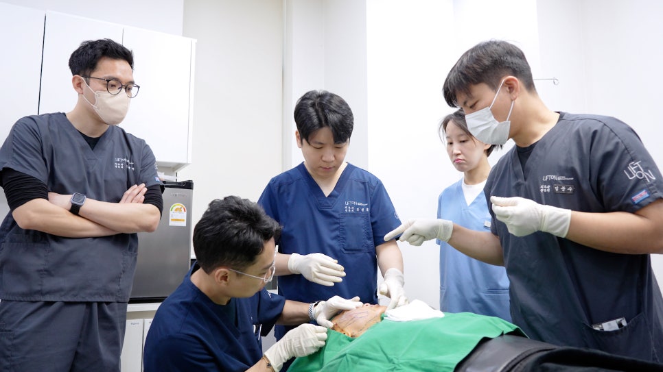 리프톤 피부과 압토스(APTOS)실리프팅 원내 세미나 진행 관련 이미지 13