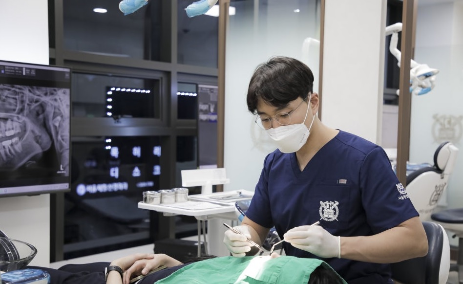 염창동치과 임플란트 주위염과 치주인대, 자연치아와 다른 이유 관련 이미지 1