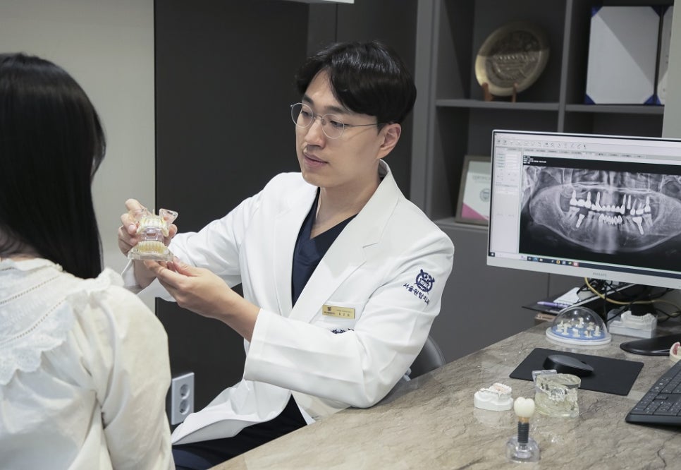 신월동치과 부모님 임플란트, 어떤 기준으로 치료할까 관련 이미지 1