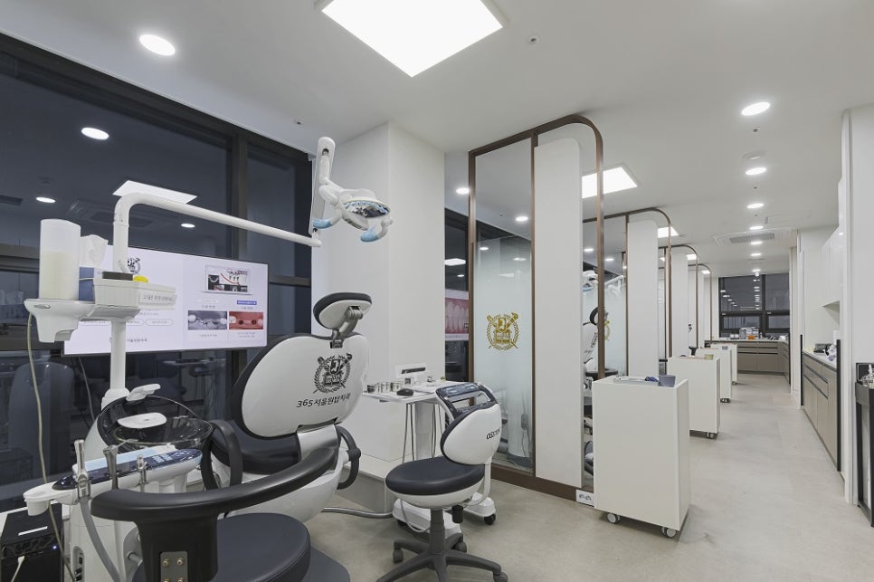 발산역치과 앞니 임플란트, 왜 더 신중해야 할까 관련 이미지 7