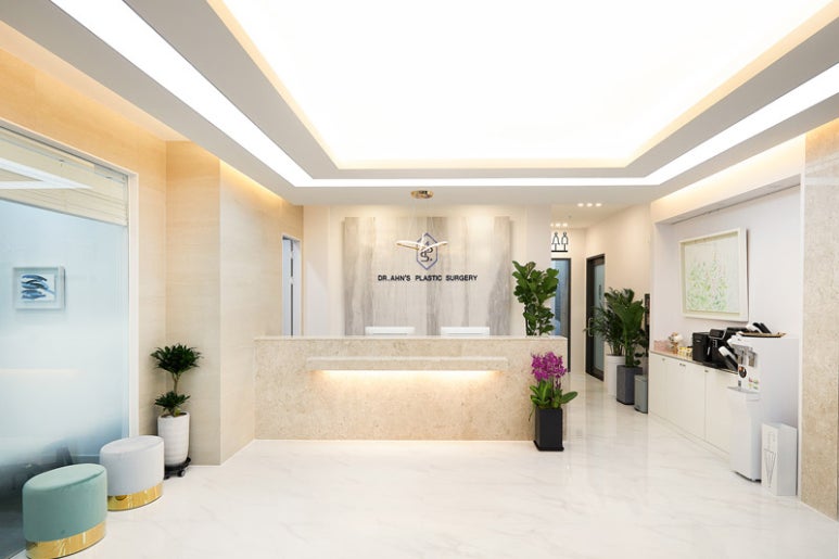 상안검&middot;하안검 수술: 노화의 흔적을 지우는 비밀 관련 이미지 3