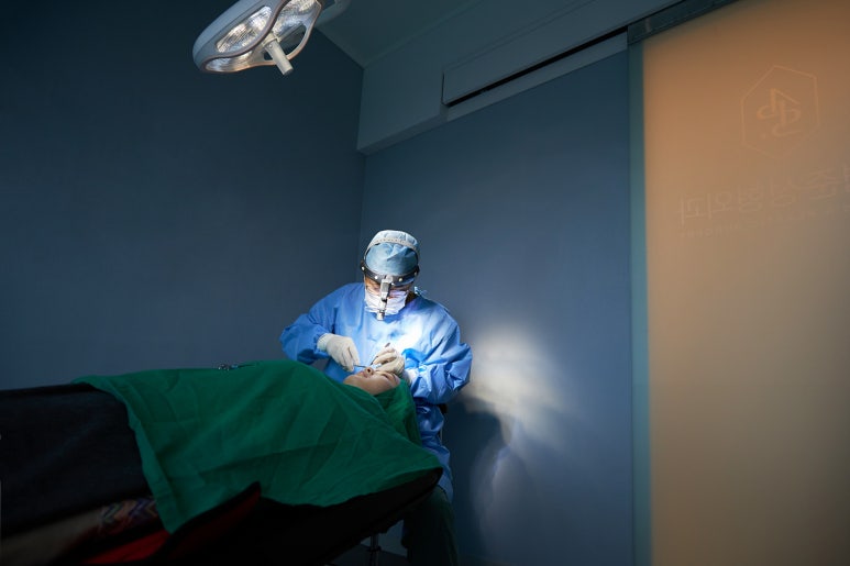 [자연스러운 쌍꺼풀] 4일째 실밥제거 / 3개월 후 사진 관련 이미지 4