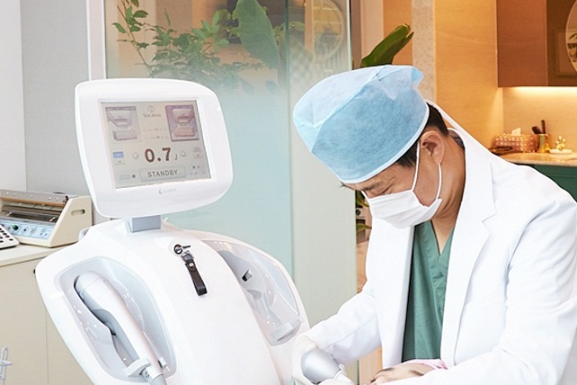 If you want the desired results from double eyelid revision surgery, you have to start over with the design image 13