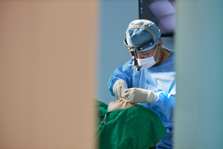 눈매교정 꺼진 눈은 교정하고, 쌍꺼풀은 더 자연스럽게 관련 이미지 4