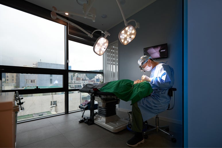 [방배역 성형외과] 꺼진 윗눈꺼풀 - 쌍꺼풀 수술 설명 관련 이미지 3