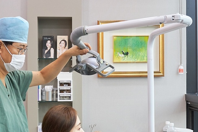 상안검성형술 눈꺼풀 처짐이 심하다면 이것까지 고려해야 합니다 관련 이미지 10