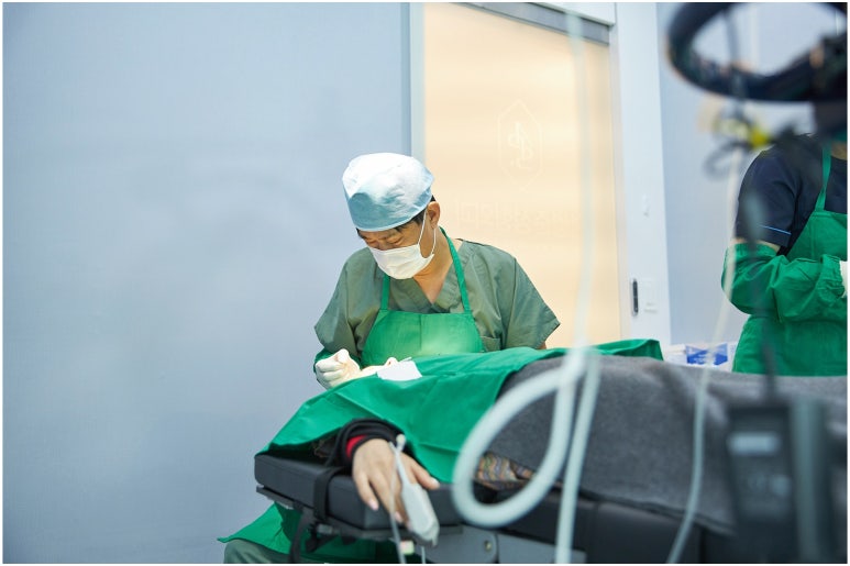 Before Correcting Ptosis, You Must First Determine Whether Skin Sagging Is the Cause image 4