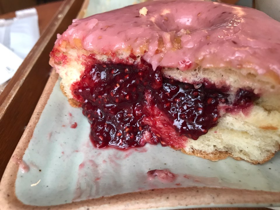 [Hannam-dong Restaurant] Hannam-dong, Where You Can Taste Donuts Packed Full Inside image 18