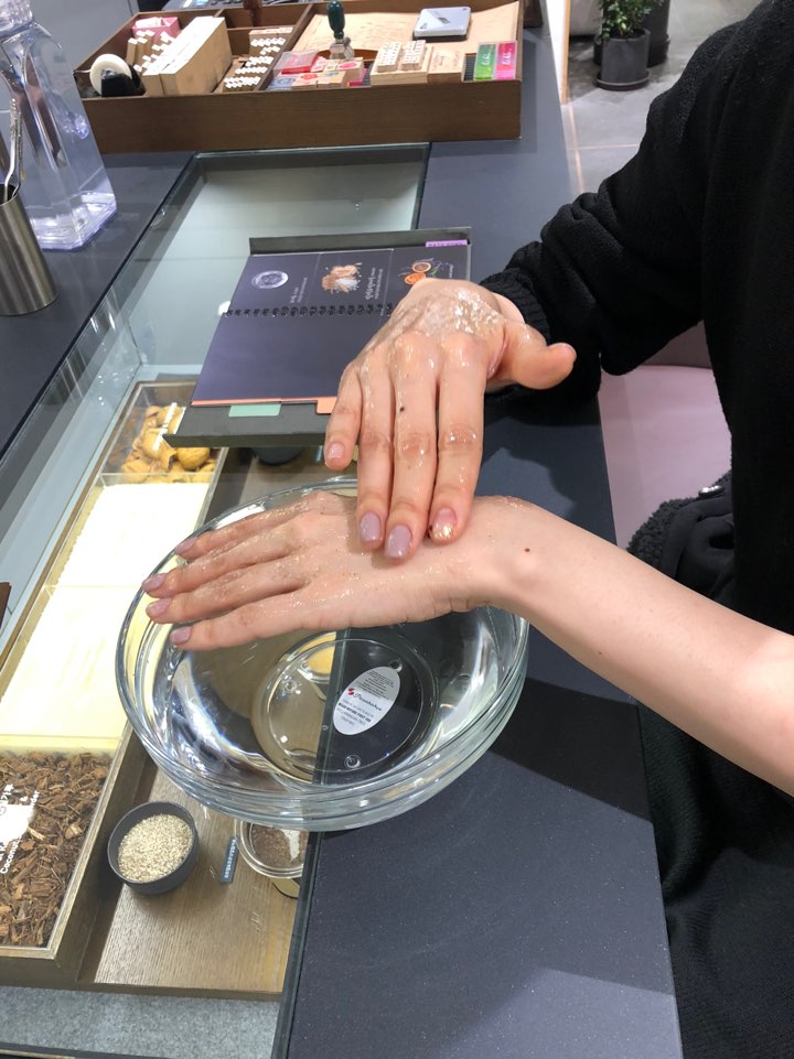 나에게 맞는 화장품을 만나볼 수 있는 곳! 이니스프리 카페 명동점 솔직 후기 관련 이미지 28