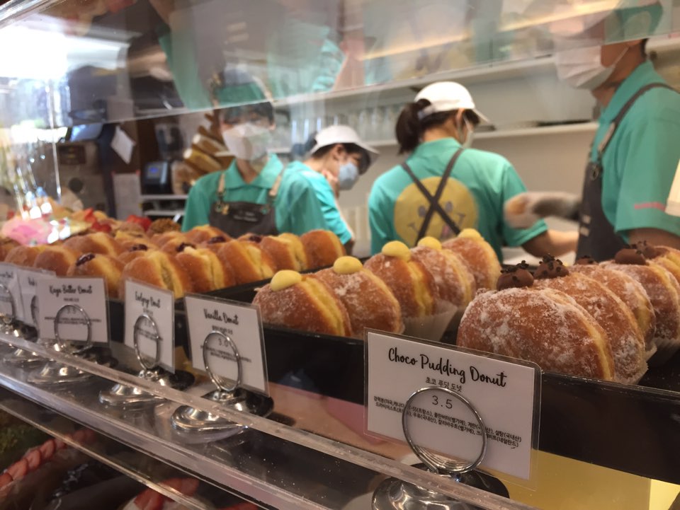 [도산공원 카페] 줄서서 먹는 도넛 맛집, 도산공원 카페 관련 이미지 13