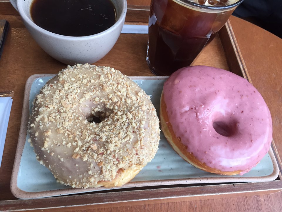 [Hannam-dong Restaurant] Hannam-dong, Where You Can Taste Donuts Packed Full Inside image 14