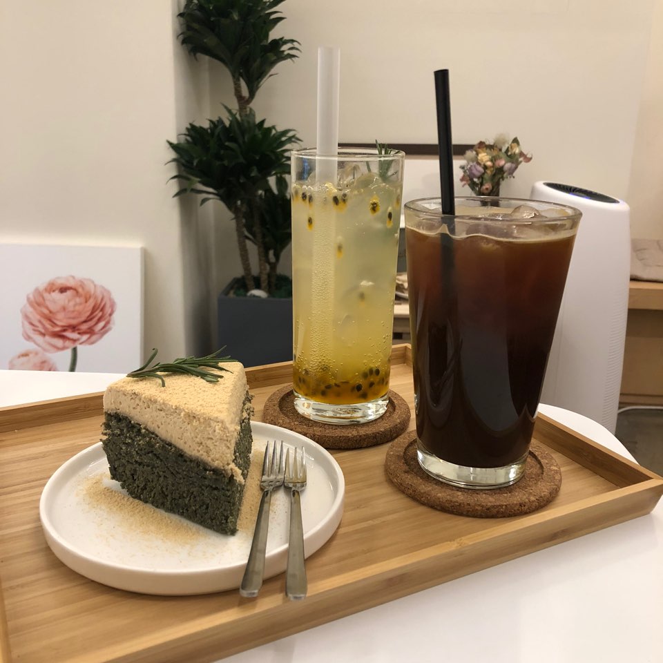 [망원 카페] 아인슈페너와 다쿠아즈가 맛있는 망원동 카페 관련 이미지 12