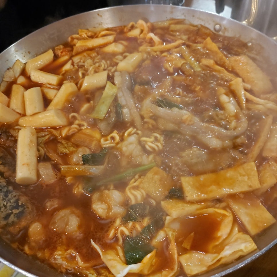 [Apgujeong Rodeo Station Restaurant] Apgujeong Gobtteok: from fried rice to Injeolmi patbingsu, everything was perfect! Honest review image 1