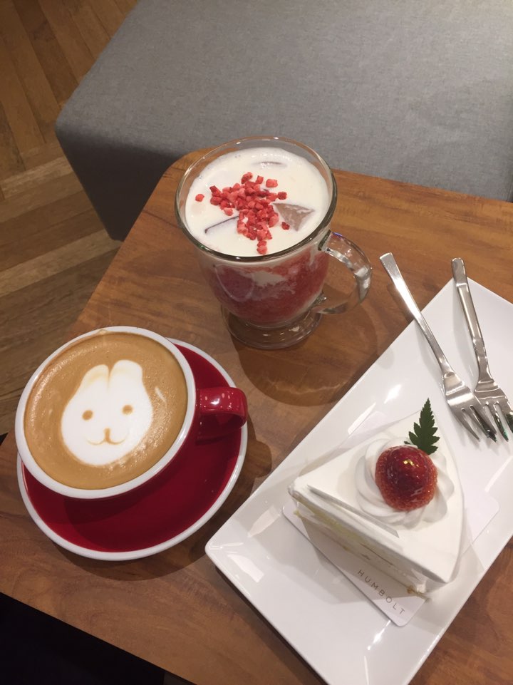 [성수동 카페] 딸기라떼가 맛있는 성수 카페거리 관련 이미지 25