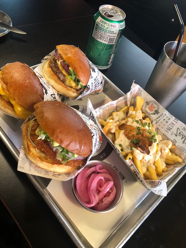 [Seongsu Restaurant] Lee Young-ja’s Top Pick, Ttukseom Handmade Burger image 12